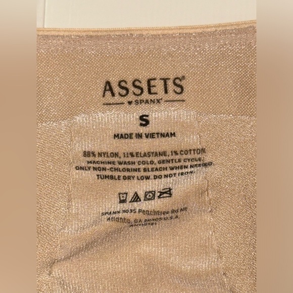 Assets by SPANX Bodysuit Size Small - Picture 3 of 3